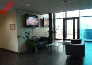 Anne Lise T Architecte Dinterieur Mios Relooking Du Hall Daccueil Dune Entreprise Et Creation Dun Espace Cafe – Begles 13